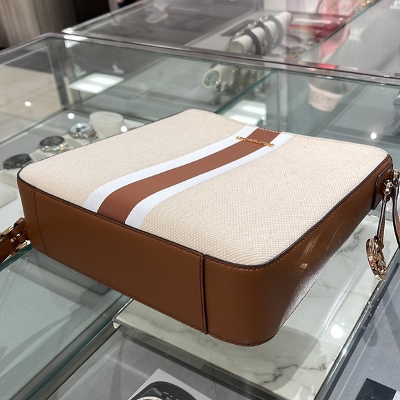 Michael Kors Jet Set Travel Large Messenger Bag (Luggage) 35S3GTVM3C
NWT - Picture 15 of 16